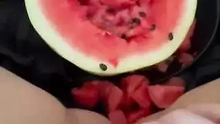 سياحي شخ الشرب ضيق الهرة