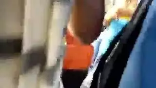 شاب عربي يدفع قضيبه الصلب بعمق في مؤخرتها الجزائرية