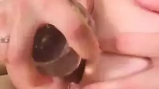 ديلدو حلق عميق بعد صدمة مرفق عميقة في الفرج