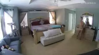 امي تمشي عارية وهي نايمة