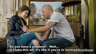 اختراق المبتدئة: أول نيك عنيف لعذراء أمريكية ممتلئة الجسم