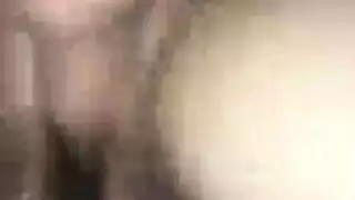 استمناء حميمي: شقراء تئن أمام الكاميرا