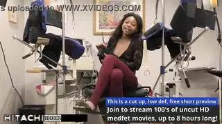 شاهد بينما يقوم الدكتور تامبا بإدارة هزات الجماع الشديدة من عصا هيتاشي للمراهقة المضطربة ميني روز في هذا الفيلم الإباحي الواقعي والمشبع بالبخار