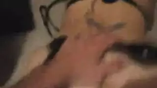 تمارس الجنس مع صديق زوجها بينما زوجها ينتظر فى الخارج