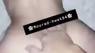 يمارس الجنس مع أمه بقوة