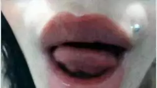 يرسم وشم لكسه