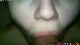 فتاة جزائرية ساخنة تمارس الجنس بقوة على كاميرا الإباحية المباشرة