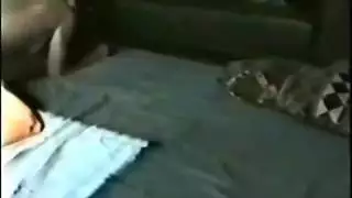 فتاة سعودية ساخنة تئن بصوت عال أثناء وضعية الكلب القاسية