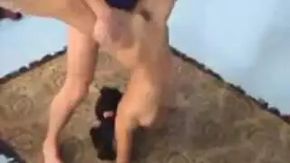 رجل يفتح كسها بنت مرهقه