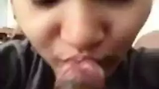 متجهة للمكتب وجائعة للزب: فيلم إباحي صباحي مع سيدة أنيقة