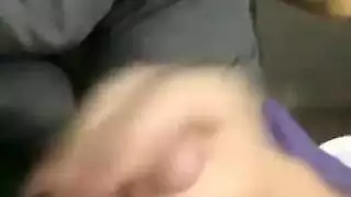 سيدات المملكة المتحدة يتم ضبطهن من قبل حارس أمن يشاهدن إباحية جنس جماعي