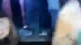 راقصة لبنانية في النادي تتفنن بجسمها ثم تأخذ زب