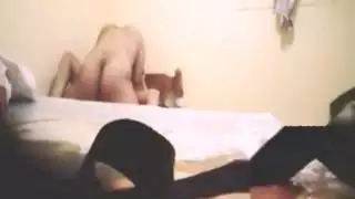 يمشي وهوا نائم