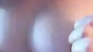 بيل البريئة تفقد عذريتها في أول ظهور إباحي عنيف