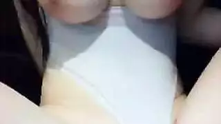 الآسيوية السكرى بالقضيب تنسى كل شيء أثناء الجنس