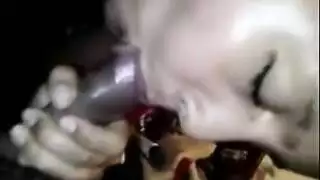 فيديو إباحية منزلي: فتاة عربية تمص بقوة وجنس جامح