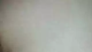 كارينا كابور في مشهد جنسي صريح وقوي