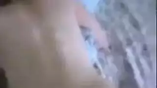 عاهرة لبنانية ساخنة تحصل على فتحة شرجها البيضاء ممطوطة بواسطة زب مصري